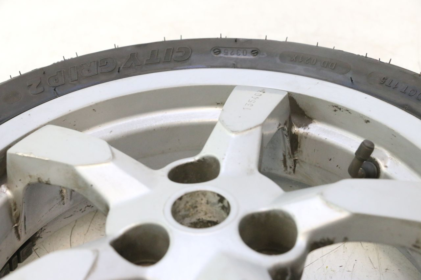 photo de REAR RIM AND TIRE PEUGEOT SATELIS 125 (2013 - 2018) - Fixing points details