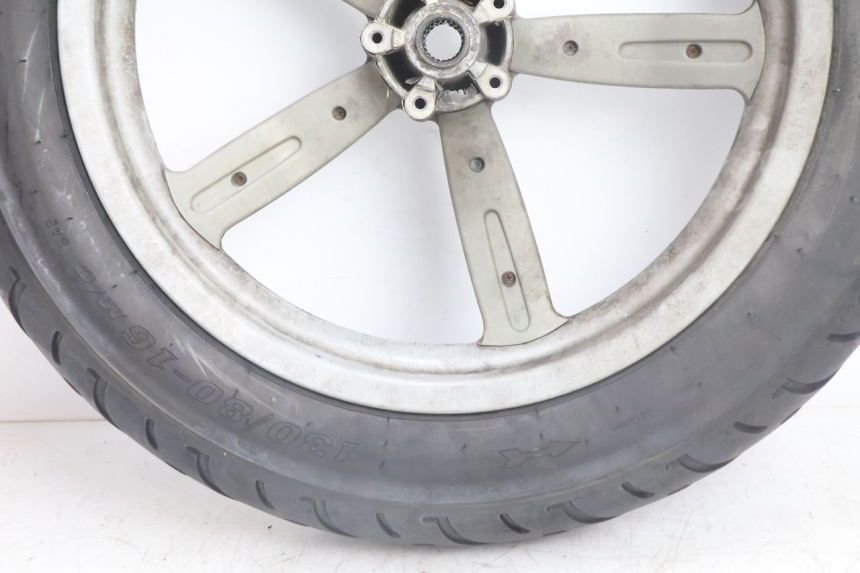photo de REAR RIM AND TIRE APRILIA SCARABEO GT 125 (1999 - 2007) - Additional view of the item