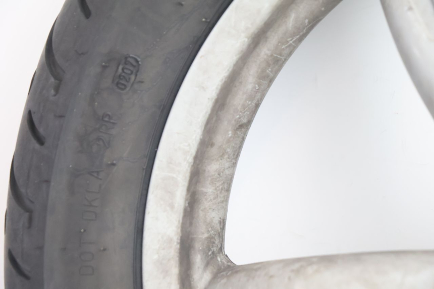 photo de REAR RIM AND TIRE APRILIA SCARABEO GT 125 (1999 - 2007) - Technical close-up