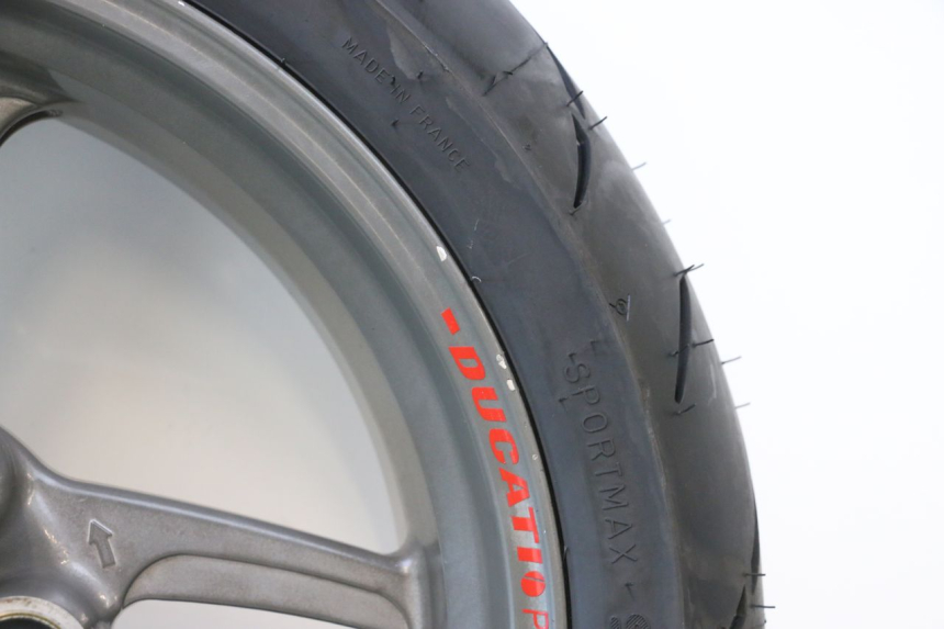 photo de REAR RIM AND TIRE DUCATI SS IE DS CARENEE 1000 (2002 - 2006) - Focus on structure