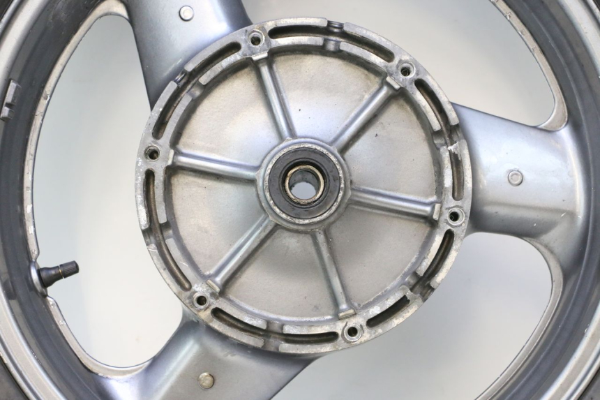 photo de REAR RIM AND TIRE HONDA ST PAN EUROPEAN 1100 (1990 - 2002) - Technical close-up