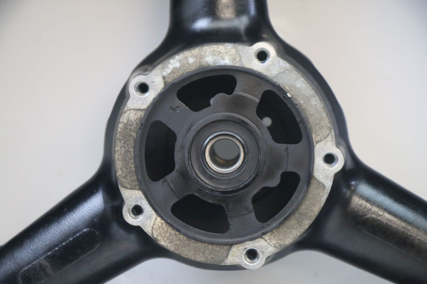 photo de REAR RIM AND TIRE SUZUKI GSX F GSXF 650 (2007 - 2015) - Technical close-up