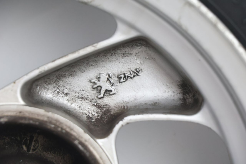 photo de REAR RIM AND TIRE PEUGEOT VIVACITY 50 (2004 - 2009) - Detailed visual inspection
