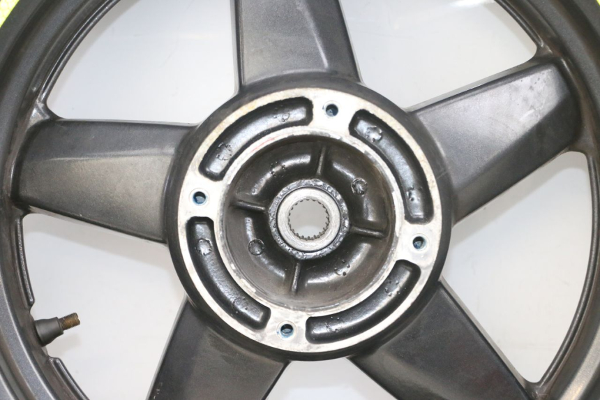photo de REAR RIM AND TIRE YAMAHA XMAX X-MAX 125 (2006 - 2009) - Supplementary product photo