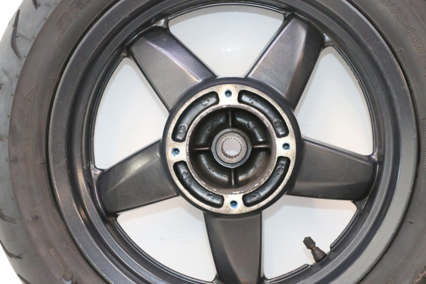photo de REAR RIM AND TIRE YAMAHA XMAX X-MAX 125 (2006 - 2009) - Supplementary product photo