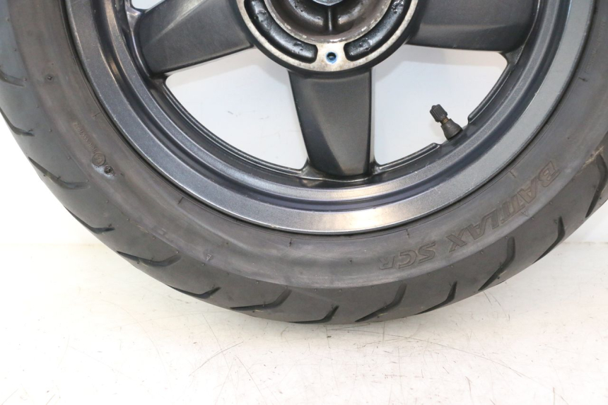 photo de REAR RIM AND TIRE YAMAHA XMAX X-MAX 125 (2006 - 2009) - Detailed visual inspection