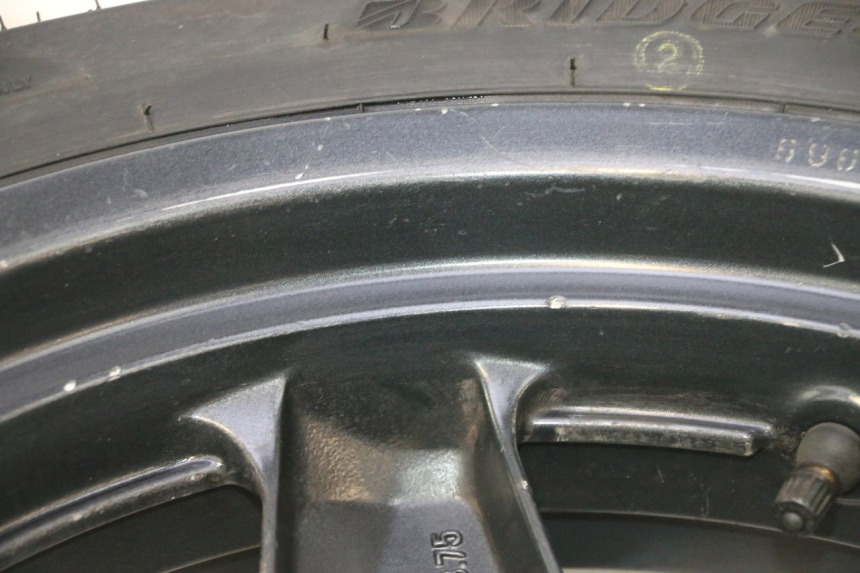 photo de REAR RIM AND TIRE YAMAHA XMAX X-MAX 125 (2006 - 2009) - Fixing points details