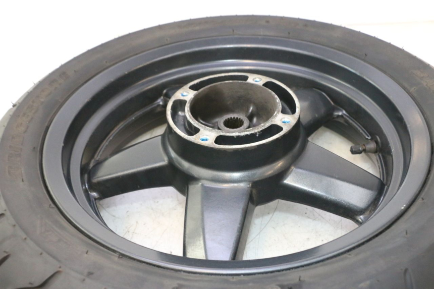photo de REAR RIM AND TIRE YAMAHA XMAX X-MAX 125 (2006 - 2009) - Surface and material condition