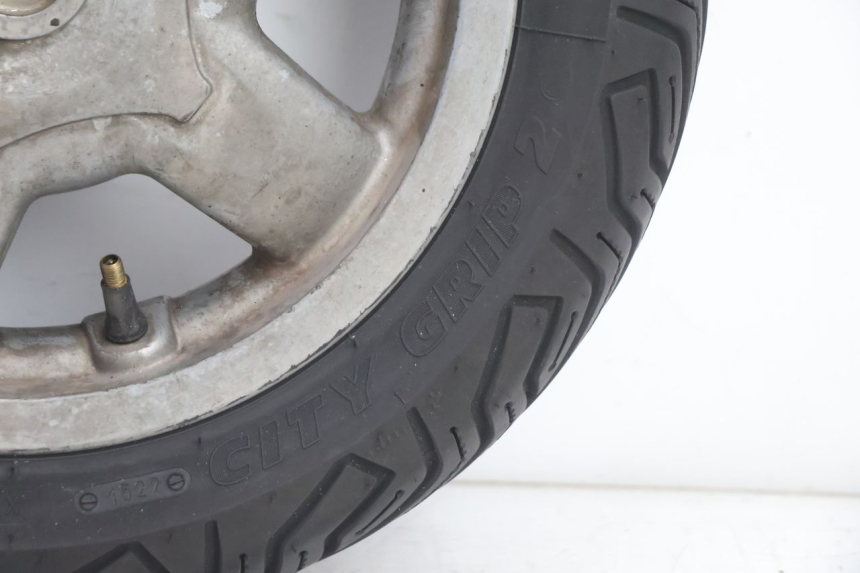 photo de REAR RIM AND TIRE PIAGGIO X8 STREET 125 (2006 - 2007) - Focus on structure