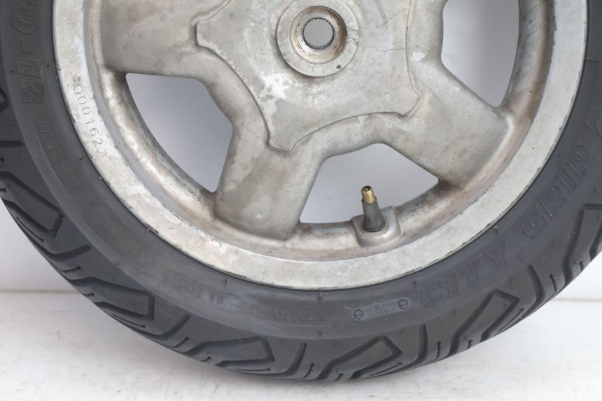 photo de REAR RIM AND TIRE PIAGGIO X8 STREET 125 (2006 - 2007) - Zoom on usage condition