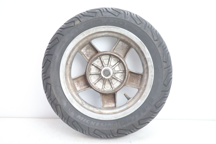 photo de REAR RIM AND TIRE PIAGGIO X8 STREET 125 (2006 - 2007) - Surface and material condition