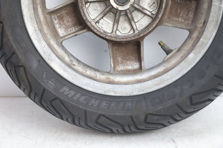 photo de REAR RIM AND TIRE PIAGGIO X8 STREET 125 (2006 - 2007) - Markings and original references
