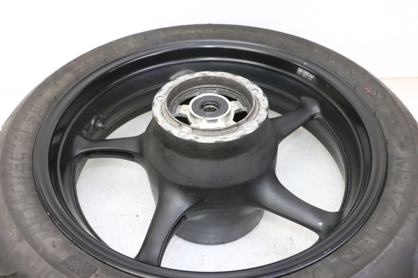 photo de REAR RIM AND TIRE YAMAHA XJ6 ABS 600 (2008 - 2016) - Alternative perspective