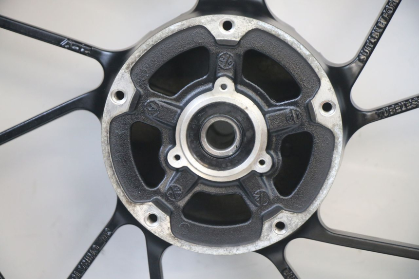 photo de REAR RIM AND TIRE YAMAHA TRACER 7 700 (2020 - 2024) - Markings and original references