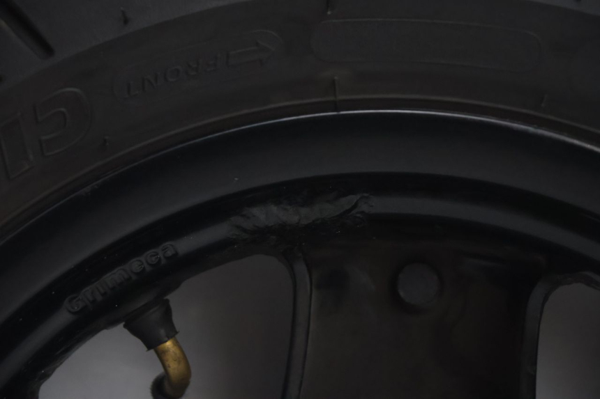 photo de REAR RIM AND TIRE YAMAHA YP MAJESTY 125 (2002 - 2006) - Distinctive features