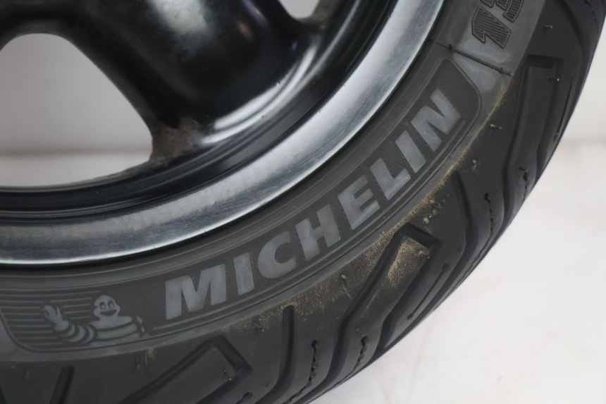 photo de REAR RIM AND TIRE YAMAHA YP MAJESTY 125 (2002 - 2006) - Focus on structure