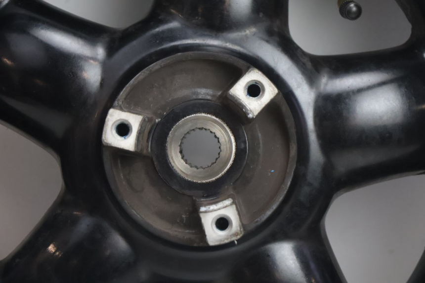 photo de REAR RIM AND TIRE YAMAHA YP MAJESTY 125 (2002 - 2006) - Alternative perspective