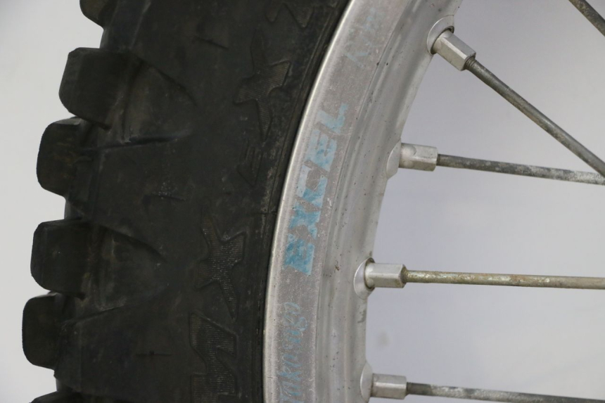 photo de REAR RIM AND TIRE YAMAHA YZF YZ-F 450 (2014 - 2016) - Alternative angle