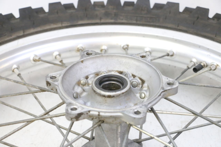 photo de REAR RIM AND TIRE YAMAHA YZF YZ-F 450 (2014 - 2016) - Fixing points details