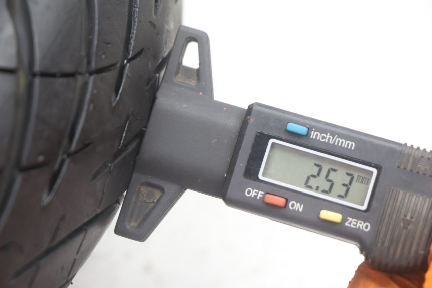 photo de REAR RIM AND TIRE PIAGGIO ZIP IGET 4T 50 (2021 - 2023) - Supplementary product photo