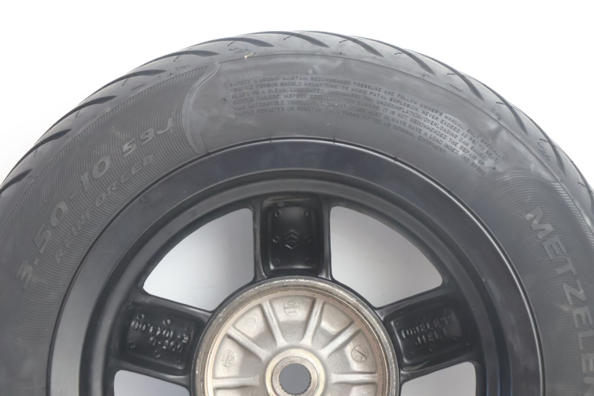 photo de REAR RIM AND TIRE PIAGGIO ZIP IGET 4T 50 (2021 - 2023) - Fixing points details