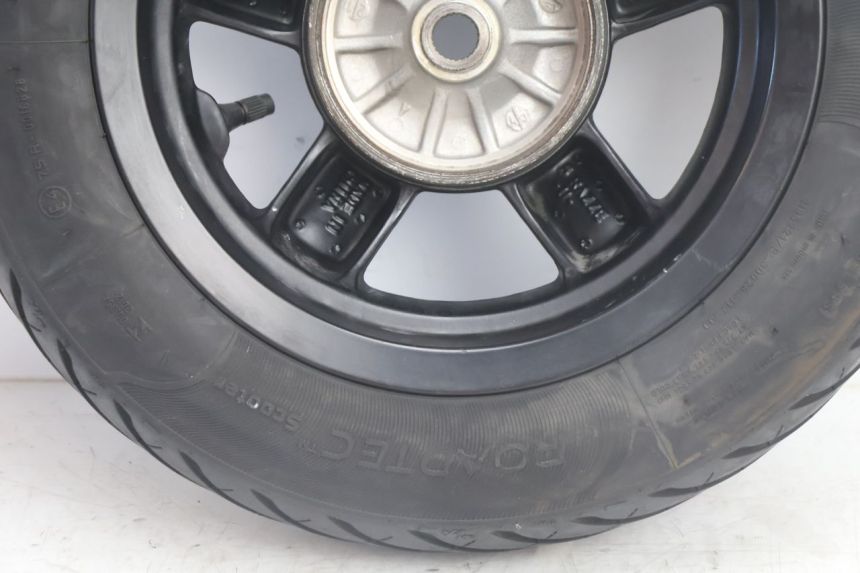 photo de REAR RIM AND TIRE PIAGGIO ZIP IGET 4T 50 (2021 - 2023) - Surface and material condition