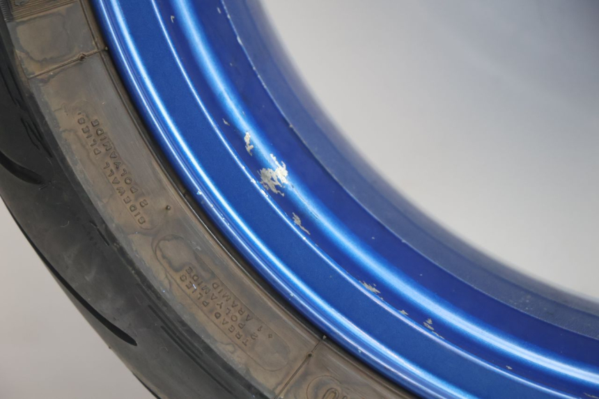 photo de REAR RIM AND TIRE KAWASAKI ZX-6R ZX6R 600 (2000 - 2002) - Surface and material condition