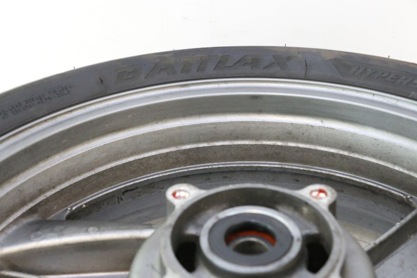 photo de REAR RIM AND TIRE KAWASAKI ZZR 600 (1995 - 2004) - Distinctive features