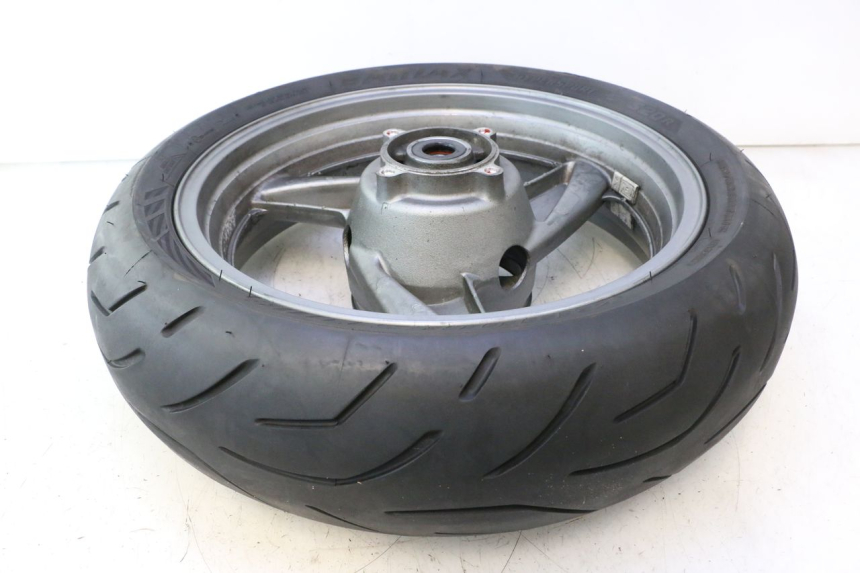 photo de REAR RIM AND TIRE KAWASAKI ZZR 600 (1995 - 2004) - High-resolution close-up