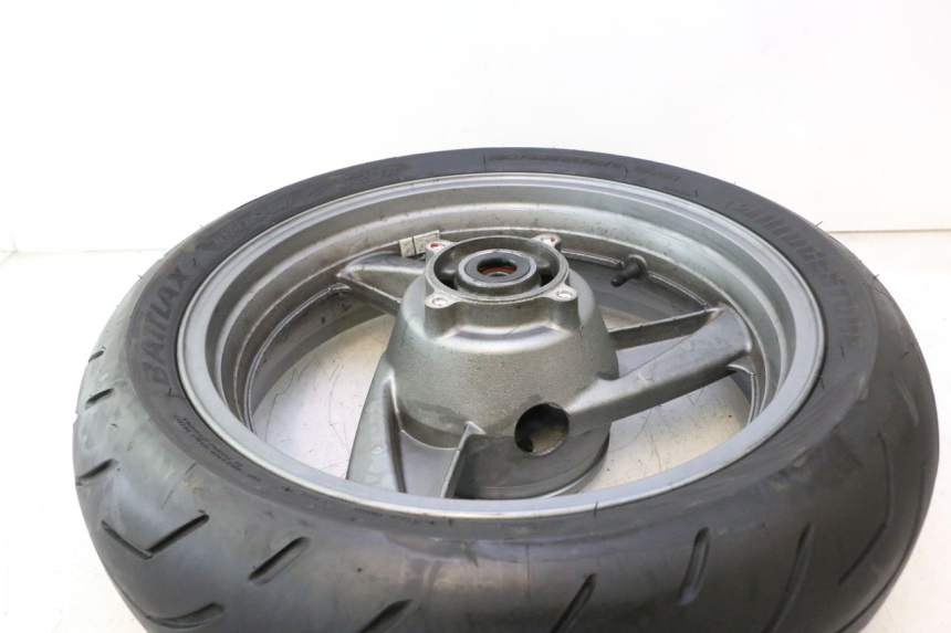 photo de REAR RIM AND TIRE KAWASAKI ZZR 600 (1995 - 2004) - Detailed visual inspection