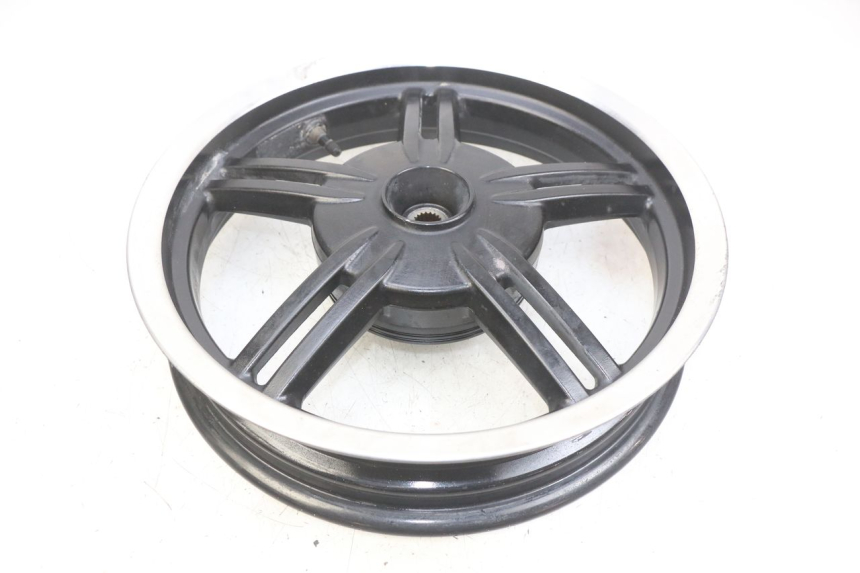 photo de REAR WHEEL RIM KYMCO AGILITY 16+ 4T 50 (2018 - 2023) - Additional view of the item