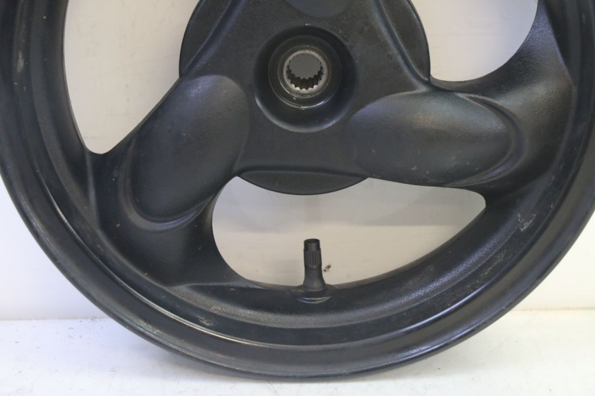 photo de REAR WHEEL RIM KYMCO AGILITY 4T 50 (2018 - 2022) - Alternative perspective