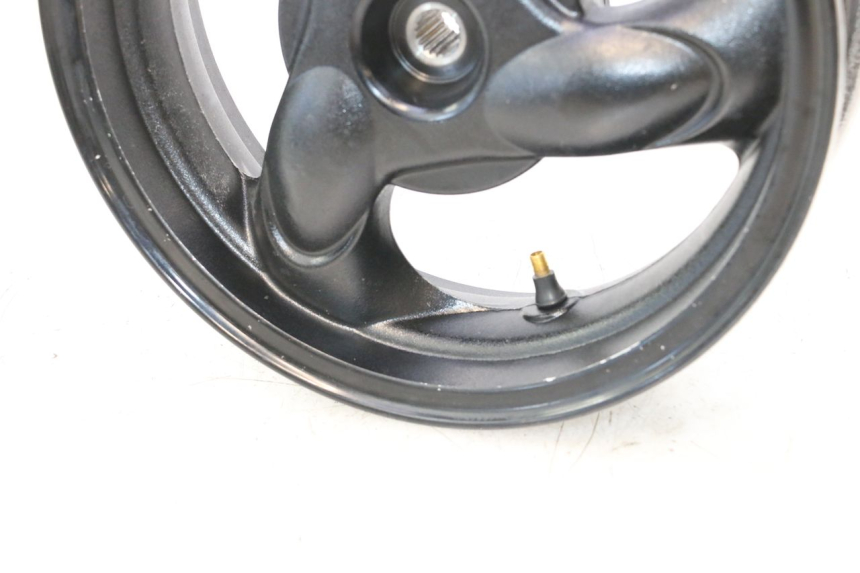 photo de REAR WHEEL RIM KYMCO AGILITY 4T 50 (2018 - 2022) - Surface and material condition
