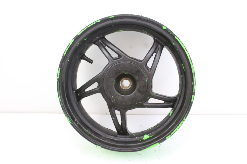 photo de REAR WHEEL RIM KYMCO AGILITY NAKED RENOUVO 4T 50 (2018 - 2020) - Zoom on usage condition