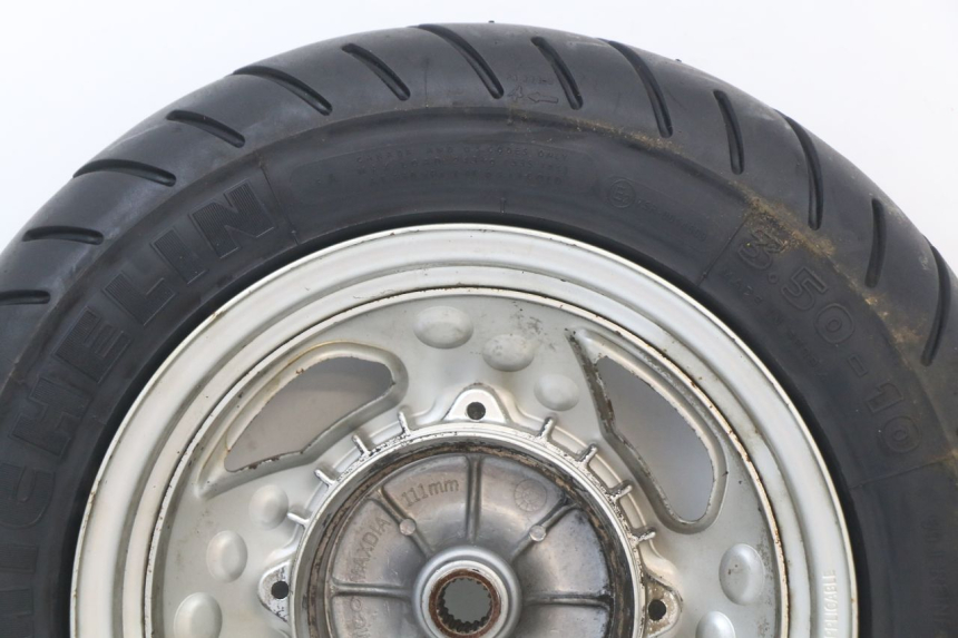 photo de REAR RIM KYMCO AGILITY PREMIUM 50 (2007 - 2010) - Fixing points details