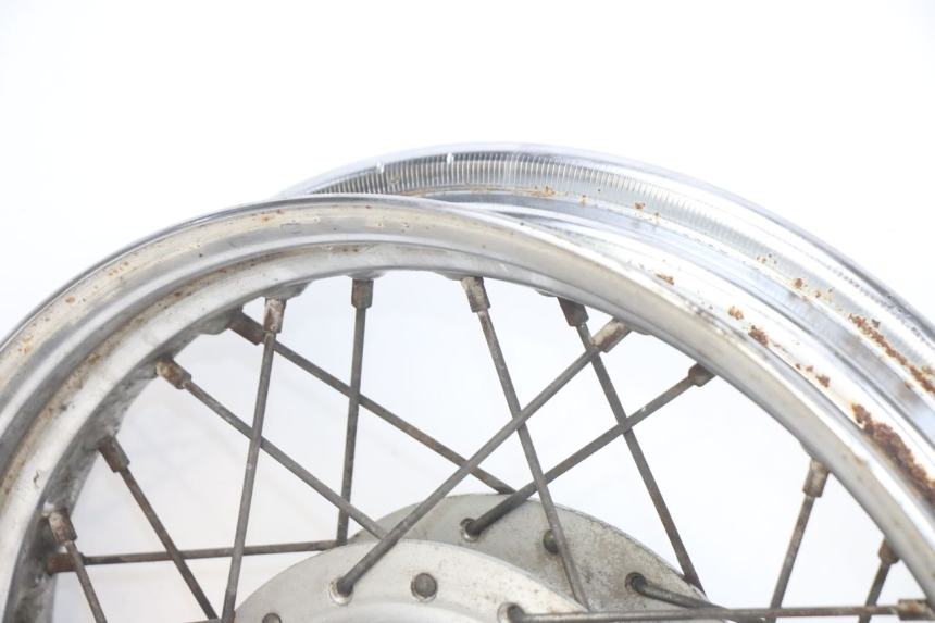 photo de REAR WHEEL RIM HONDA CA REBEL 125 (1995 - 2001) - Focus on structure