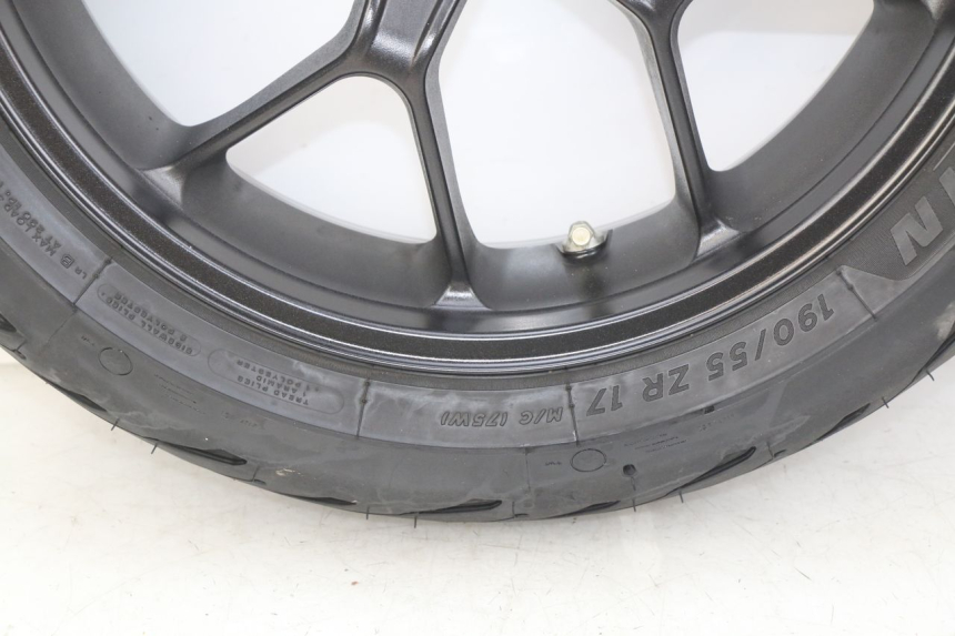 photo de REAR WHEEL RIM HONDA CB R 1000 (2018 - 2023) - Additional view of the item