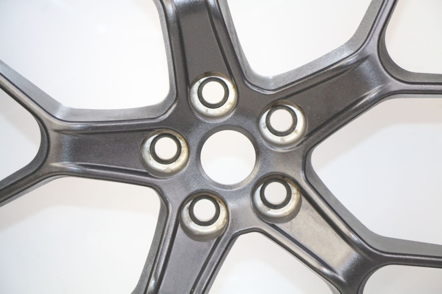 photo de REAR WHEEL RIM HONDA CB R 1000 (2018 - 2023) - Component zoom