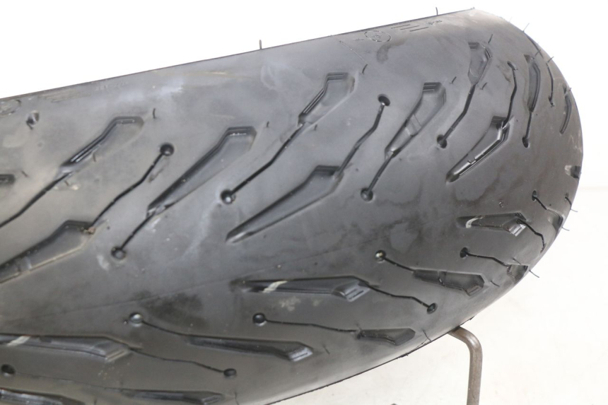 photo de REAR WHEEL RIM HONDA CB R 1000 (2018 - 2023) - Technical close-up