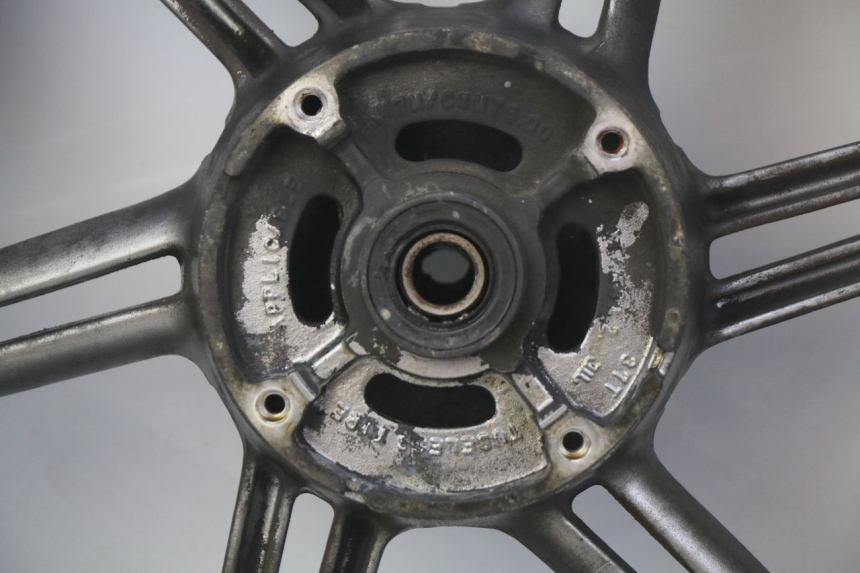 photo de REAR WHEEL RIM HONDA CBF 500 (2004 - 2007) - Focus on structure