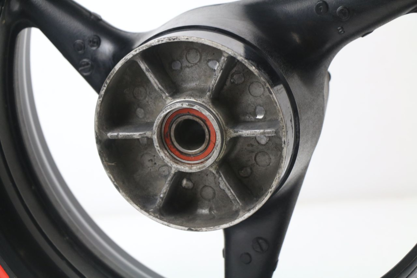 photo de REAR RIM HONDA CBR 929 RR FIREBLADE 900 (2000 - 2001) - Supplementary product photo