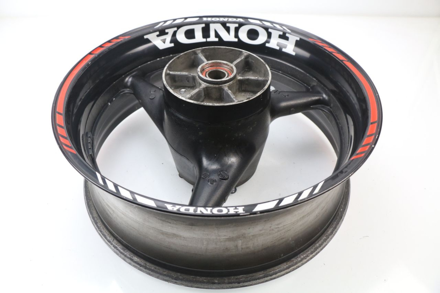 photo de REAR RIM HONDA CBR 929 RR FIREBLADE 900 (2000 - 2001) - Alternative perspective