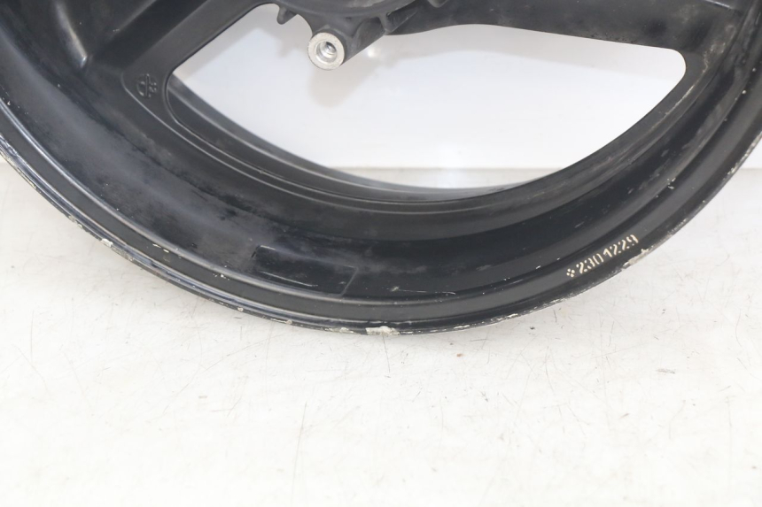 photo de REAR WHEEL RIM HONDA CBR F SC25 1000 (1989 - 1992) - Distinctive features
