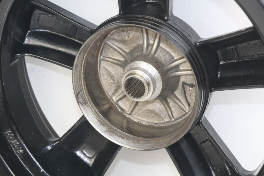 photo de REAR WHEEL RIM SYM CROX 4T 50 (2016 - 2023) - Alternative perspective