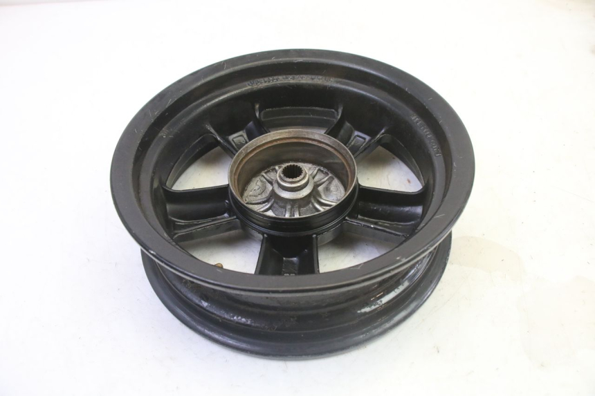 photo de REAR WHEEL RIM SYM CROX 4T 50 (2016 - 2023) - Additional view of the item