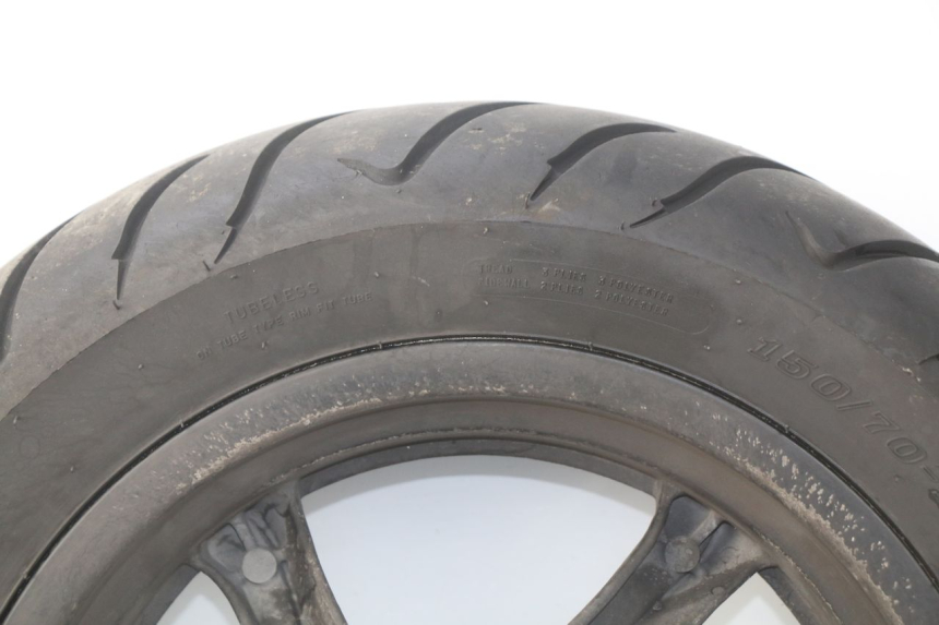 photo de REAR WHEEL RIM KYMCO DINK STREET 125 (2009 - 2014) - Fixing points details