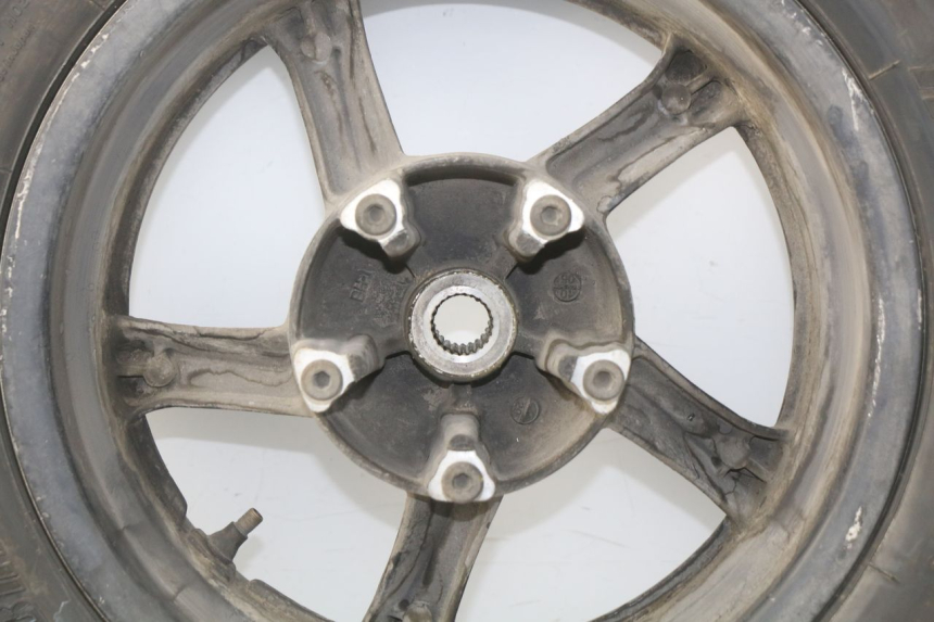 photo de REAR WHEEL RIM KYMCO DINK STREET 125 (2009 - 2014) - Fixing points details