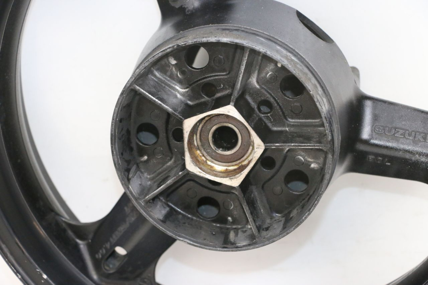 photo de REAR RIM SUZUKI DL V STROM 1000 (2002 - 2007) - Fixing points details