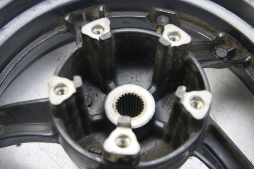 photo de REAR WHEEL RIM KYMCO DOWNTOWN ABS 125 (2015 - 2017) - Surface and material condition