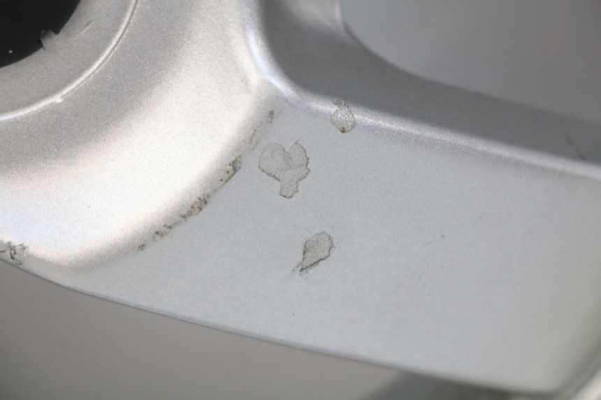 photo de REAR WHEEL RIM PEUGEOT E-VIVACITY 1 (2012 - 2018) - High-resolution close-up